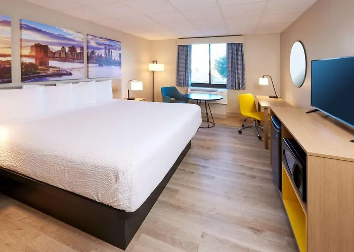 Days Inn By Wyndham Parsippany